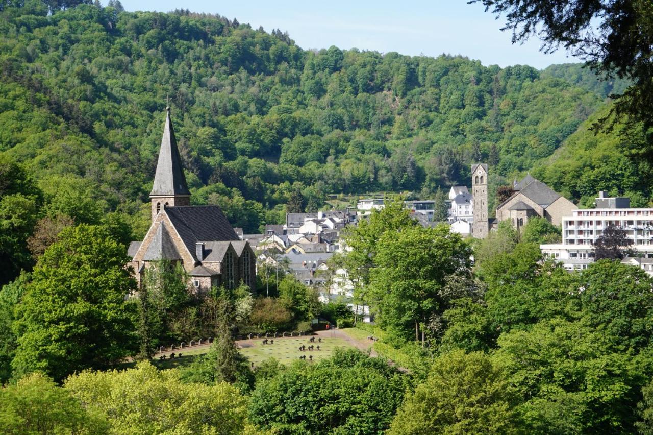 Ferienwohnungen Schenk Schmitz บัดแบร์ทริช ภายนอก รูปภาพ